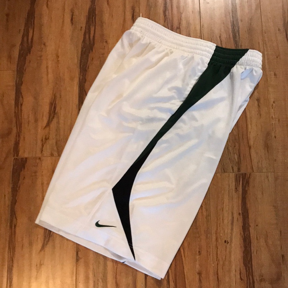 Men’s Nike Basketball 🏀 Short - white/black/green